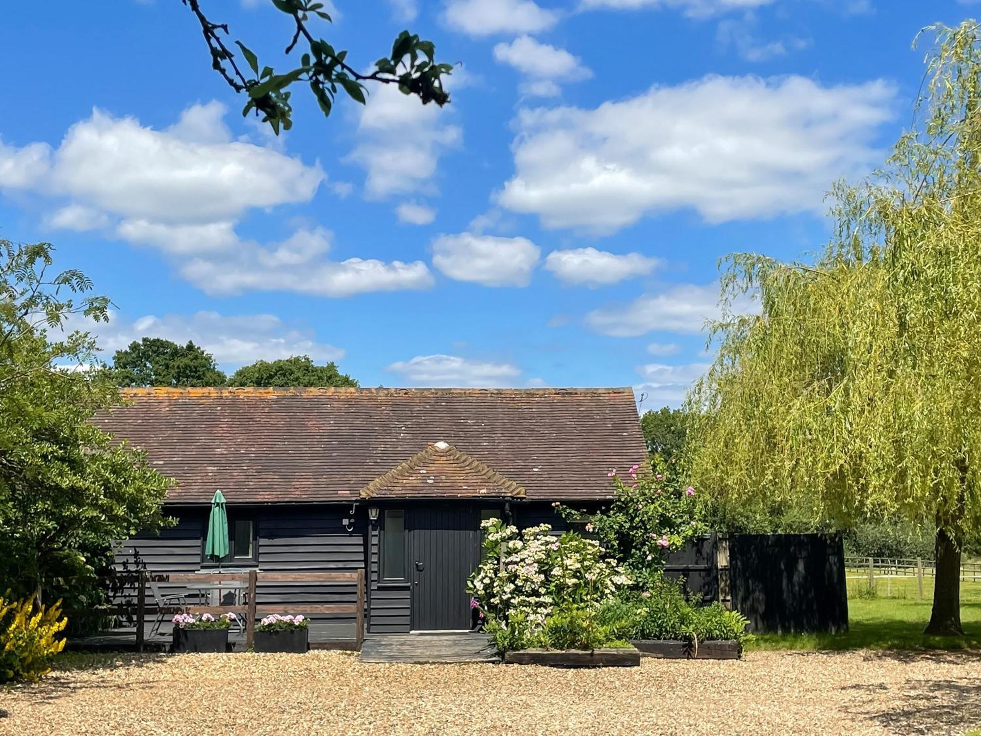 Maplehurst Barn Stables Staplehurst 外观 照片